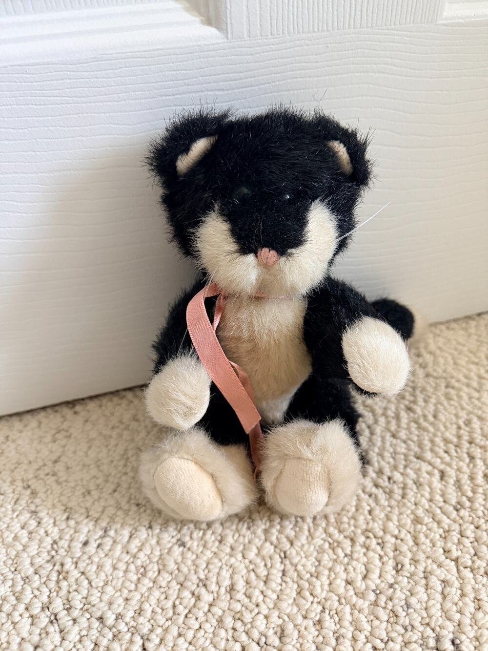 Vintage 1994 Boyds Archive Series Tuxedo Cat Plush 8 in Jointed Black White